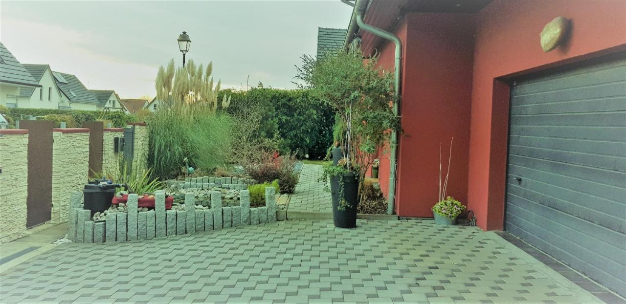 Gate 25 Panzió Blotzheim Kültér fotó